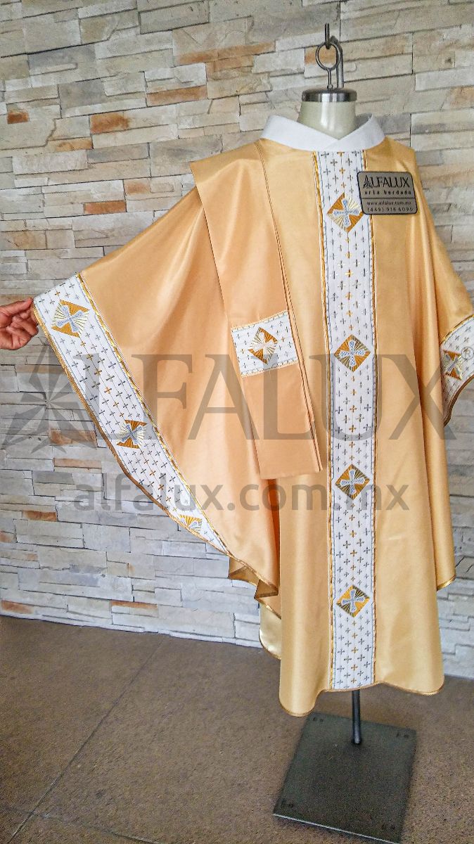 16 MAGNUS Laterales Brocado Dorado Shangtung